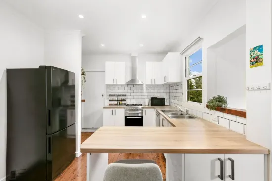 72 Taronga Avenue, Mount Saint Thomas, NSW 2500