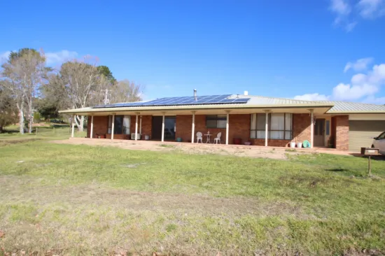 73 Clive Street, Tenterfield, NSW 2372