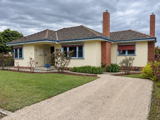 73 Day Street, Bairnsdale, Vic 3875