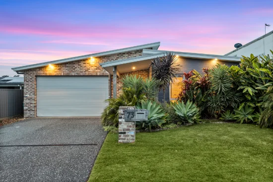 73 Deakin Street, Oak Flats, NSW 2529