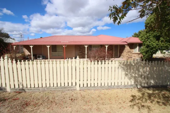 73 Pelham Street, Tenterfield, NSW 2372