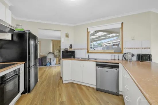 73 Simon Drive, Pakenham, Vic 3810