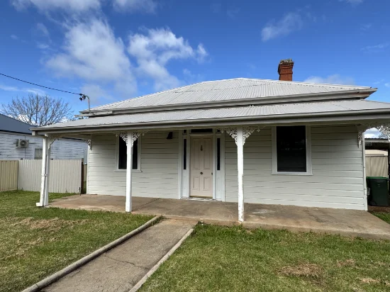 73 Whiteley Street, Wellington, NSW 2820