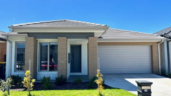 74 Hawkesbury Dr, Donnybrook, Vic 3064