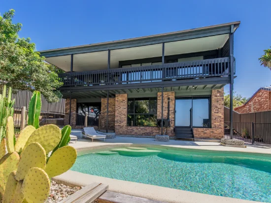 74 Highfield Drive, Merrimac, Qld 4226 - For Sale