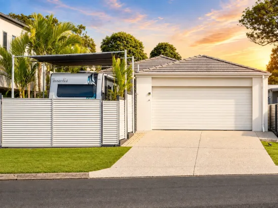 74 Ibis Boulevard, Eli Waters, Qld 4655