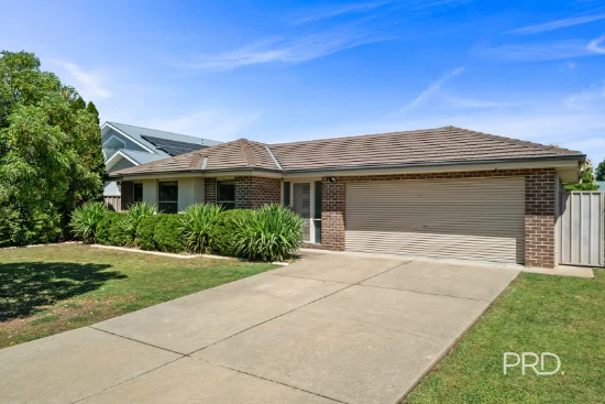 74 Jack Avenue, Mount Austin, NSW 2650