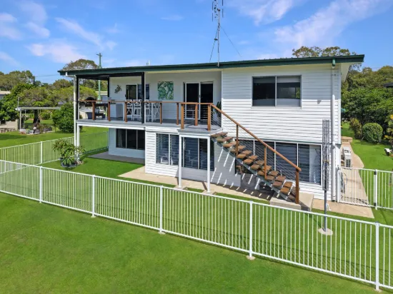 74 John Dory Street, Taylors Beach, Qld 4850
