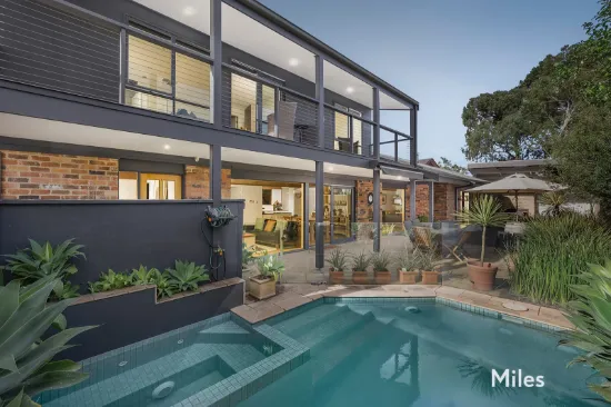74 Meyrick Crescent, Viewbank, Vic 3084