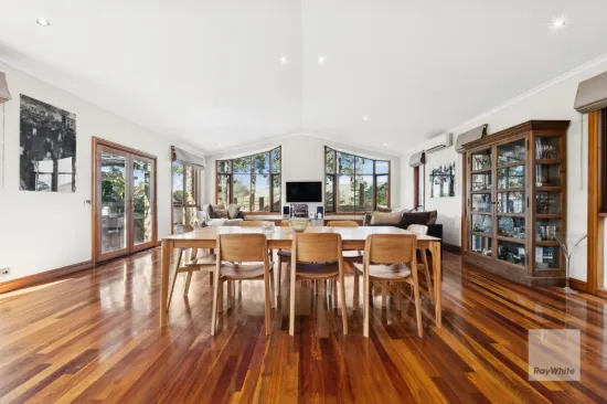 74 Saronvale Crescent, Hillside, Vic 3037