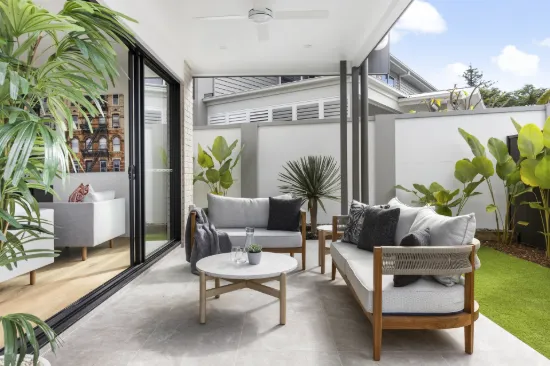 75 Amalfi Drive, Surfers Paradise, Qld 4217