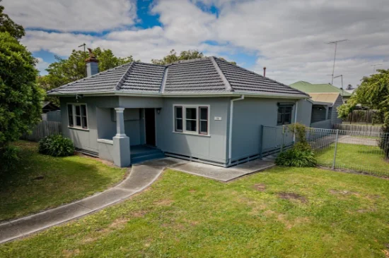 75 Hennessey St, Moe, Vic 3825 - For Rent