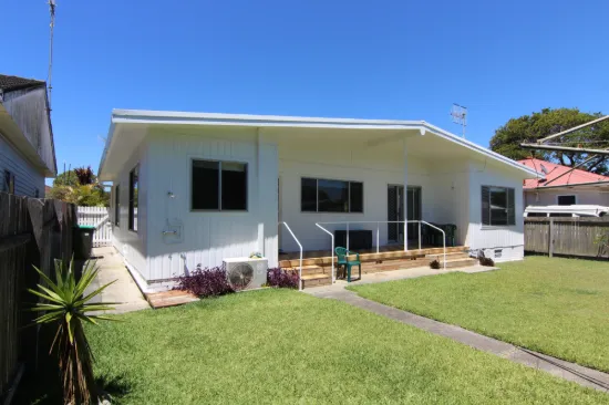 75 LAKE STREET, Forster, NSW 2428