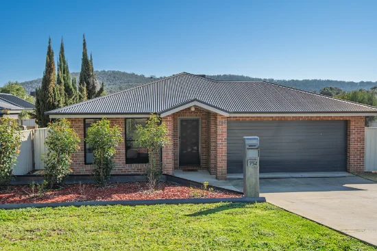 752 Centaur Road, Hamilton Valley, NSW 2641