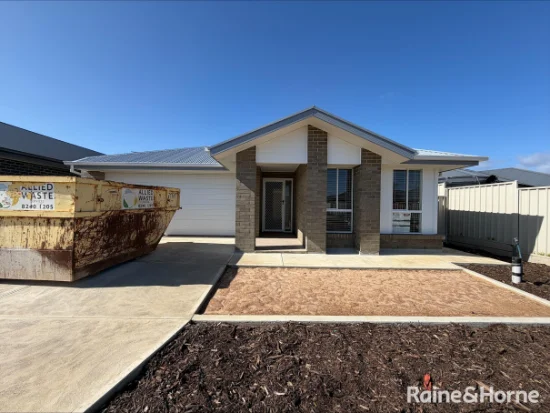 76 Central Boulevard, Munno Para West, SA 5115