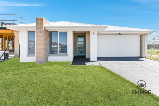 76 Gippsland Avenue, Clyde North, Vic 3978