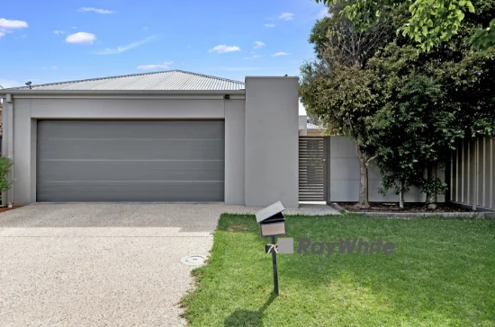 76 Leicester Street, Mildura VIC 3500 - For Rent