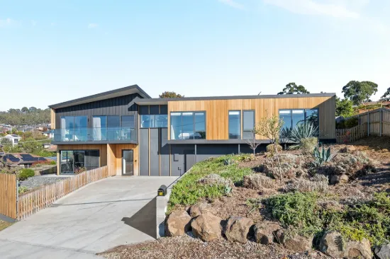 76 Wells Parade, Blackmans Bay, Tas 7052