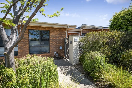 77 Burrumarra Avenue, Ngunnawal, ACT 2913 - For Rent