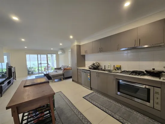 77  Capilano Way, Spring Mountain, Qld 4300