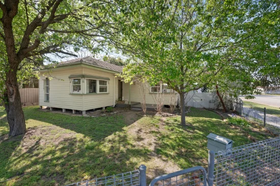 77 Clarke Street, Benalla VIC 3672 - For Sale