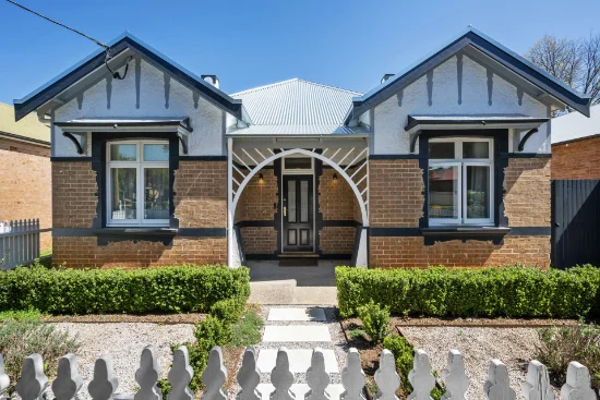 77 Clinton Street, Orange, NSW 2800