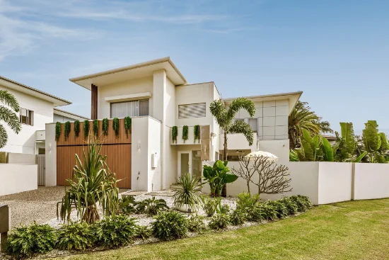 7833 Pavilions Close, Hope Island, Qld 4212 - For Sale
