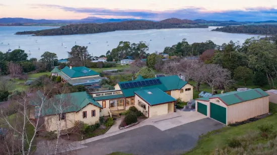 79 Flinders Street, Beauty Point, Tas 7270