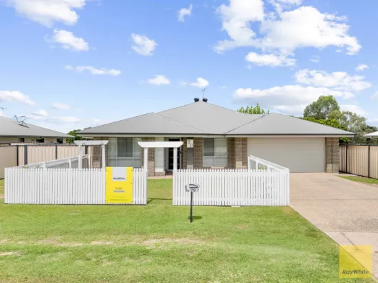 79 Mayfair Drive, Emerald, Qld 4720