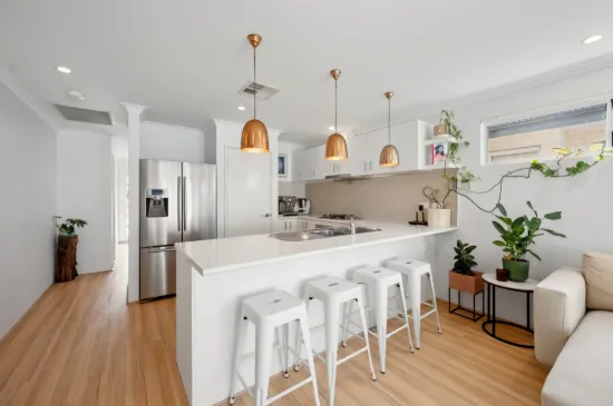 8/25 Gicha Close, Lake Coogee, WA 6166