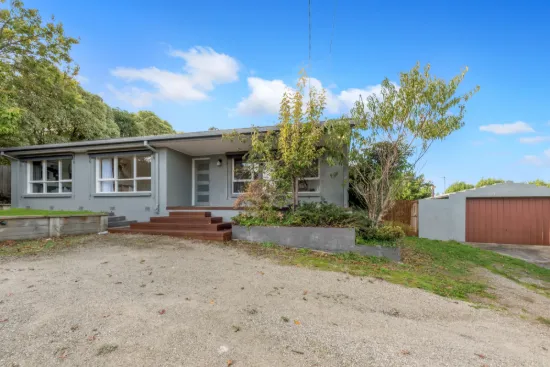 8 Ahern Road, Pakenham, Vic 3810