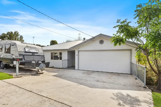 8 Albatross Road, Catalina, NSW 2536