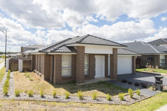 8 Alinta Promenade, Jordan Springs, NSW 2747 - For Rent