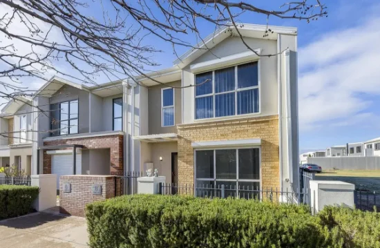 8 Amity La, Ellenbrook, WA 6069 - For Rent