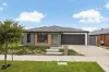 8 Angus Way, New Gisborne, Vic 3438