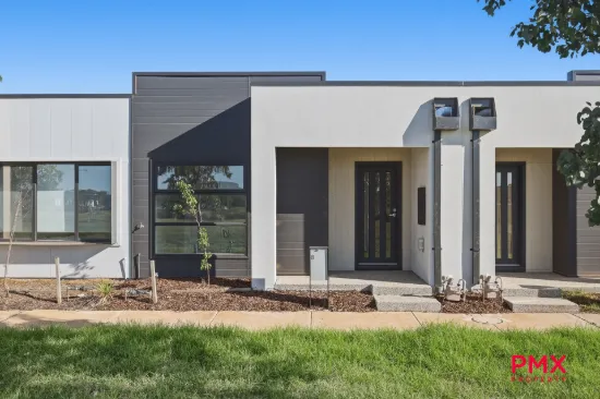 8 Arrowgrass Walk, Thornhill Park, Vic 3335