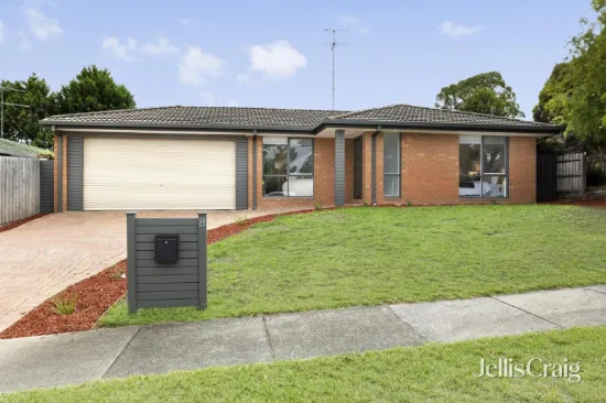 8 Arthur Phillip Drive, Endeavour Hills, Vic 3802