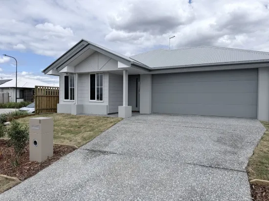 8 Aspect Circuit, Flagstone, Qld 4280