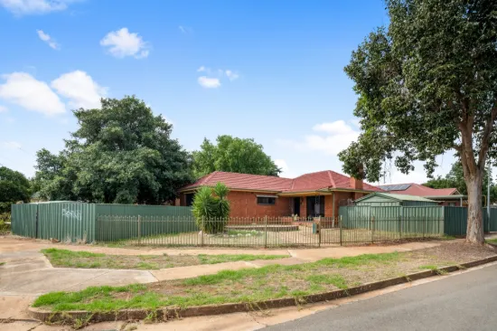 8 Atkinson Road, Elizabeth Downs, SA 5113