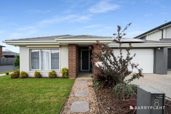 8 Balboa Road, Clyde North, Vic 3978