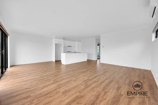 8 Balmoor Terrace, Clyde North, Vic 3978
