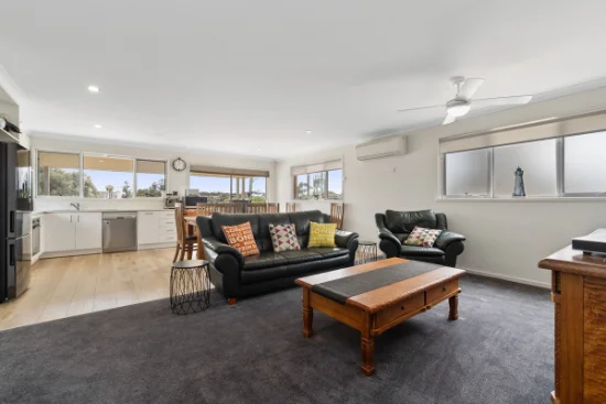 8 Beach Street, Frankston, Vic 3199