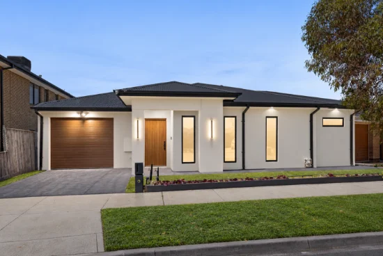 8 Becontree Grove, Werribee, Vic 3030