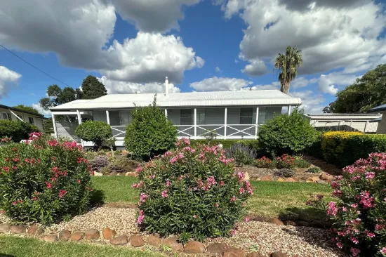 8 BELL Court, Dalby, Qld 4405