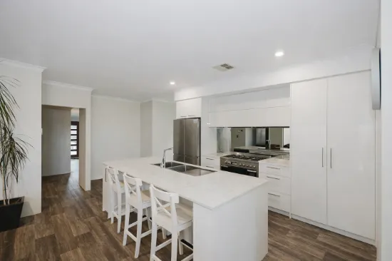 8 Bewick Avenue, Yanchep, WA 6035
