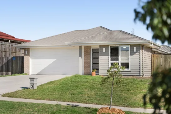8 Bradley Street, Meringandan West, Qld 4352