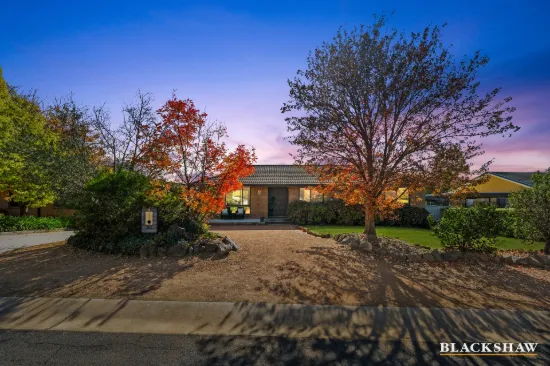 8 Bridge Place, Latham, ACT 2615