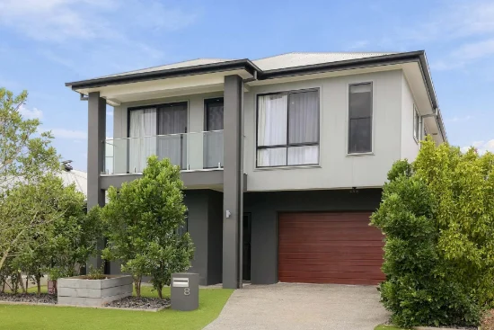 8 Broadwater Street, Newport, Qld 4020