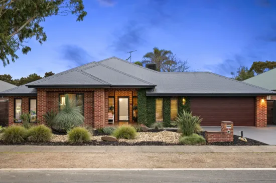 8 Bursaria Way, Doreen, Vic 3754