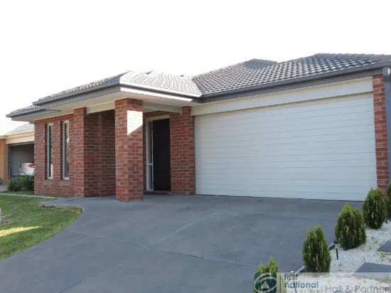 8 Camkerr Place, Lyndhurst, Vic 3975